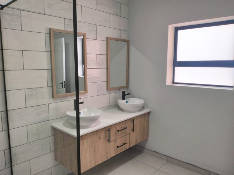 3 Bedroom Property for Sale in Fraaiuitsig Western Cape